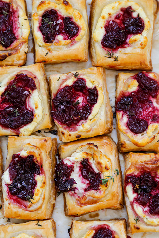 Goat Cheese and Cranberry Puff Pastry Bites | www.floatingkitchen.net