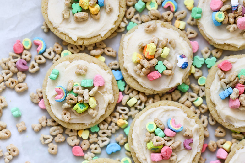 Frosted Lucky Charms Sugar Cookies | www.floatingkitchen.net