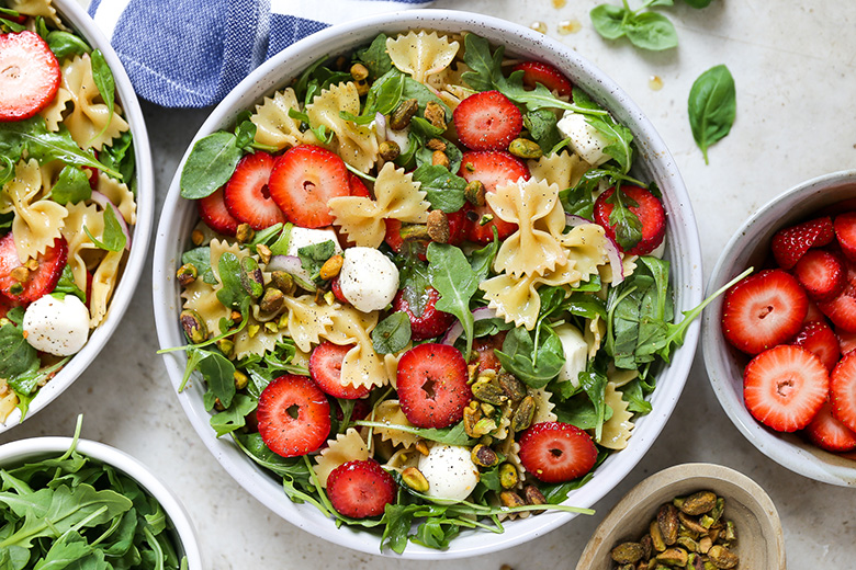 Strawberry Caprese Pasta Salad | www.floatingkitchen.net